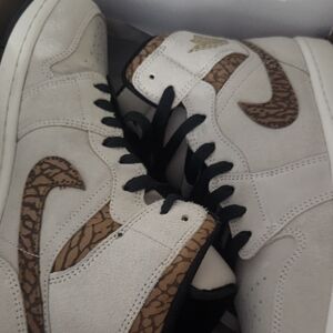 Jordan 1 mid brown elephant